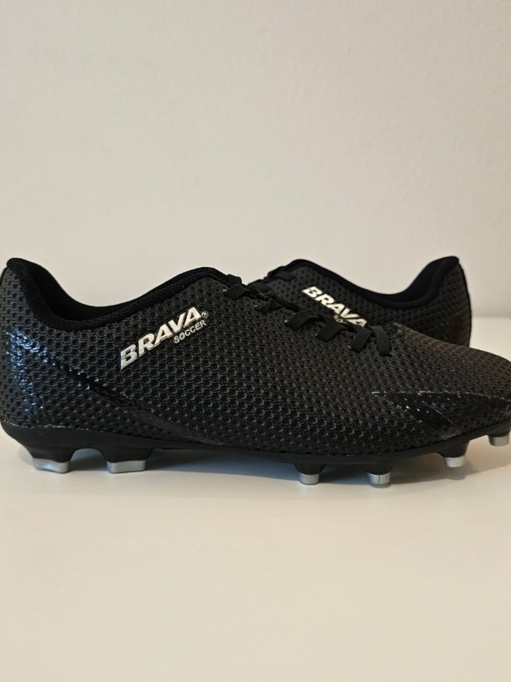 Brava Soccer Adult Men's Super Goal Cleats size 8-black